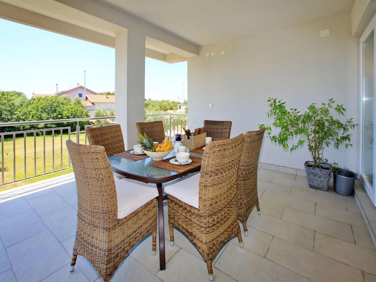 Sun-Kissed Apartment In Bibinje With Garden Habitación foto