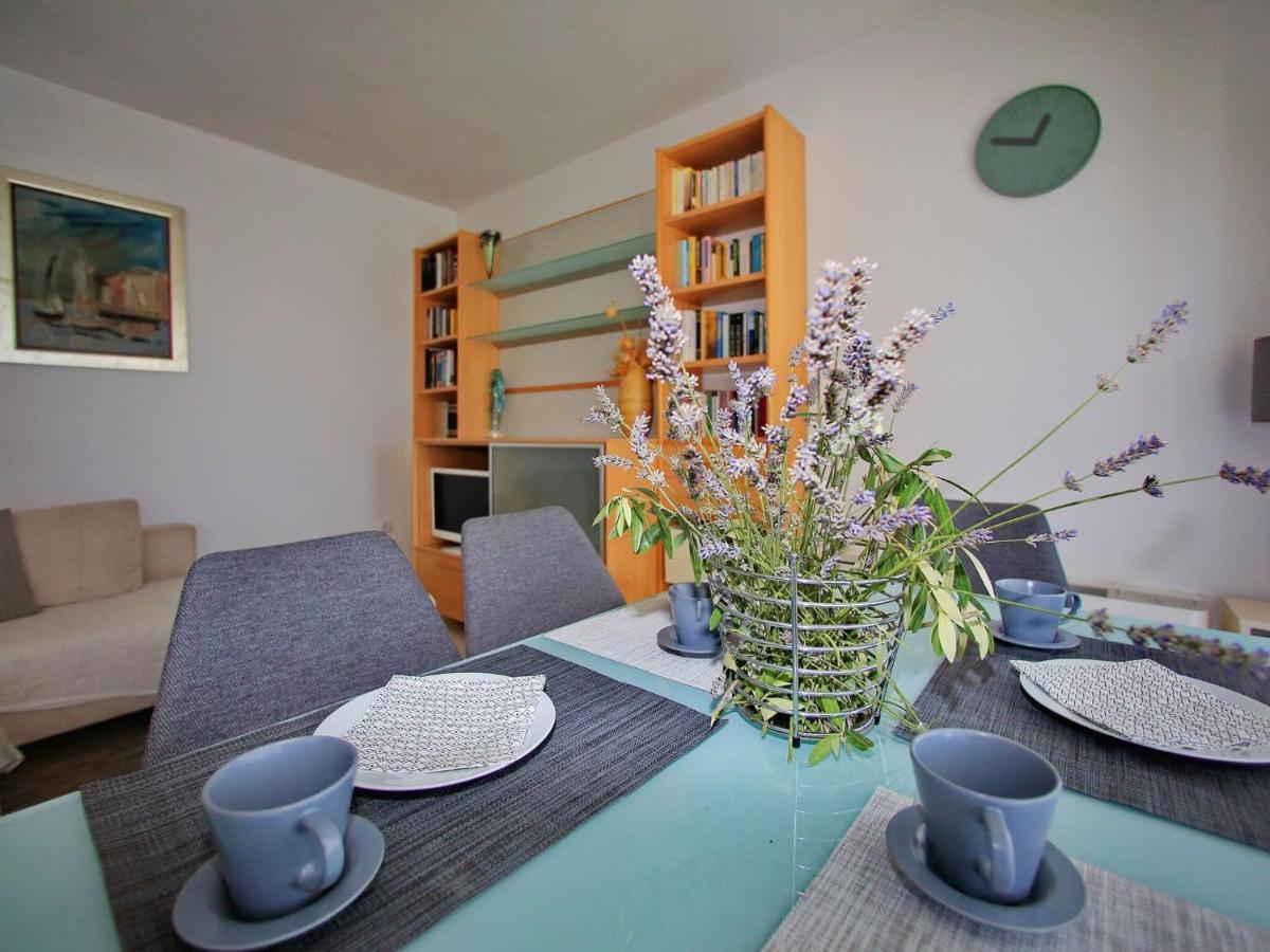 Sun-Kissed Apartment In Bibinje With Garden Habitación foto