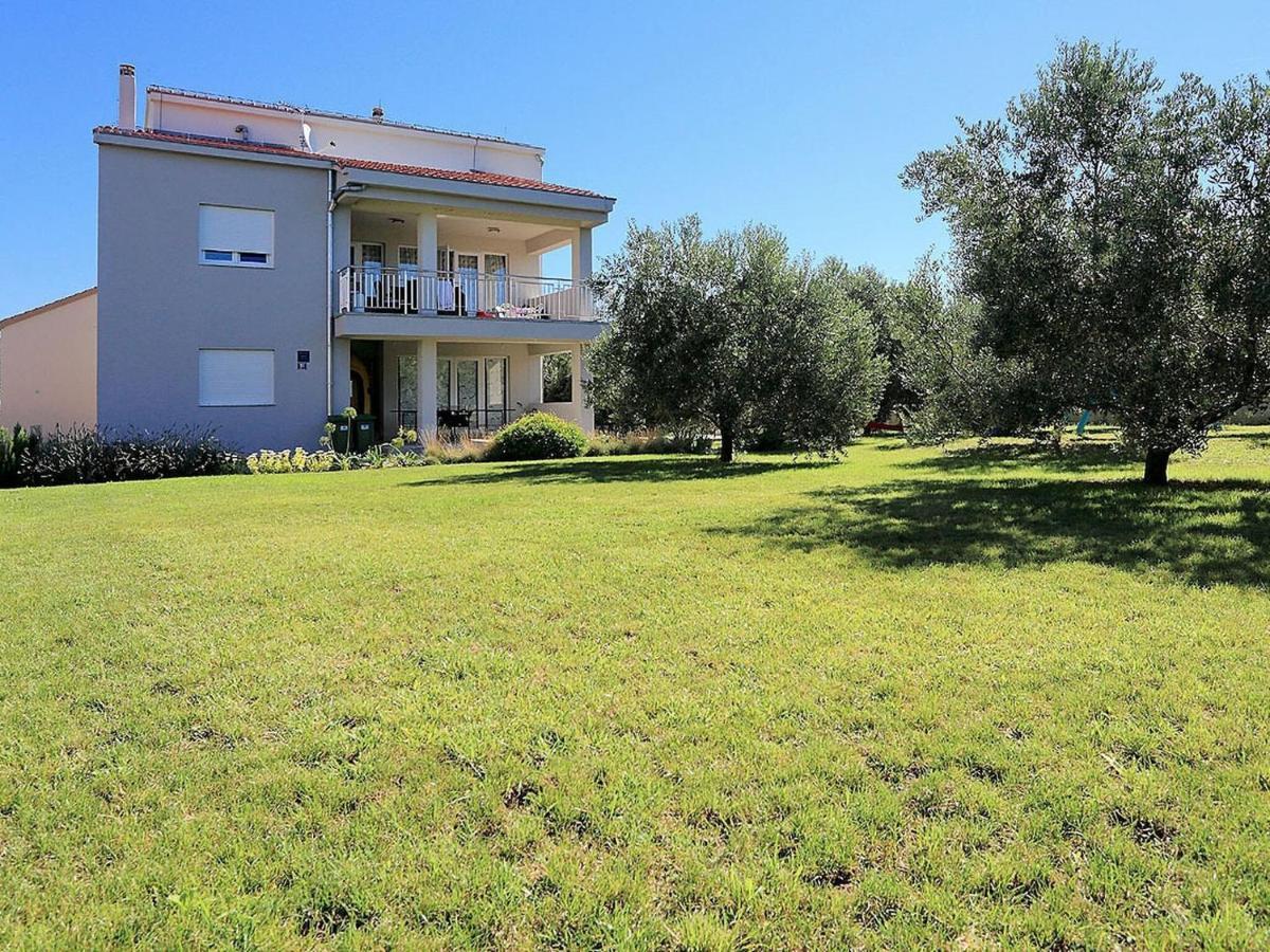 Sun-Kissed Apartment In Bibinje With Garden Habitación foto