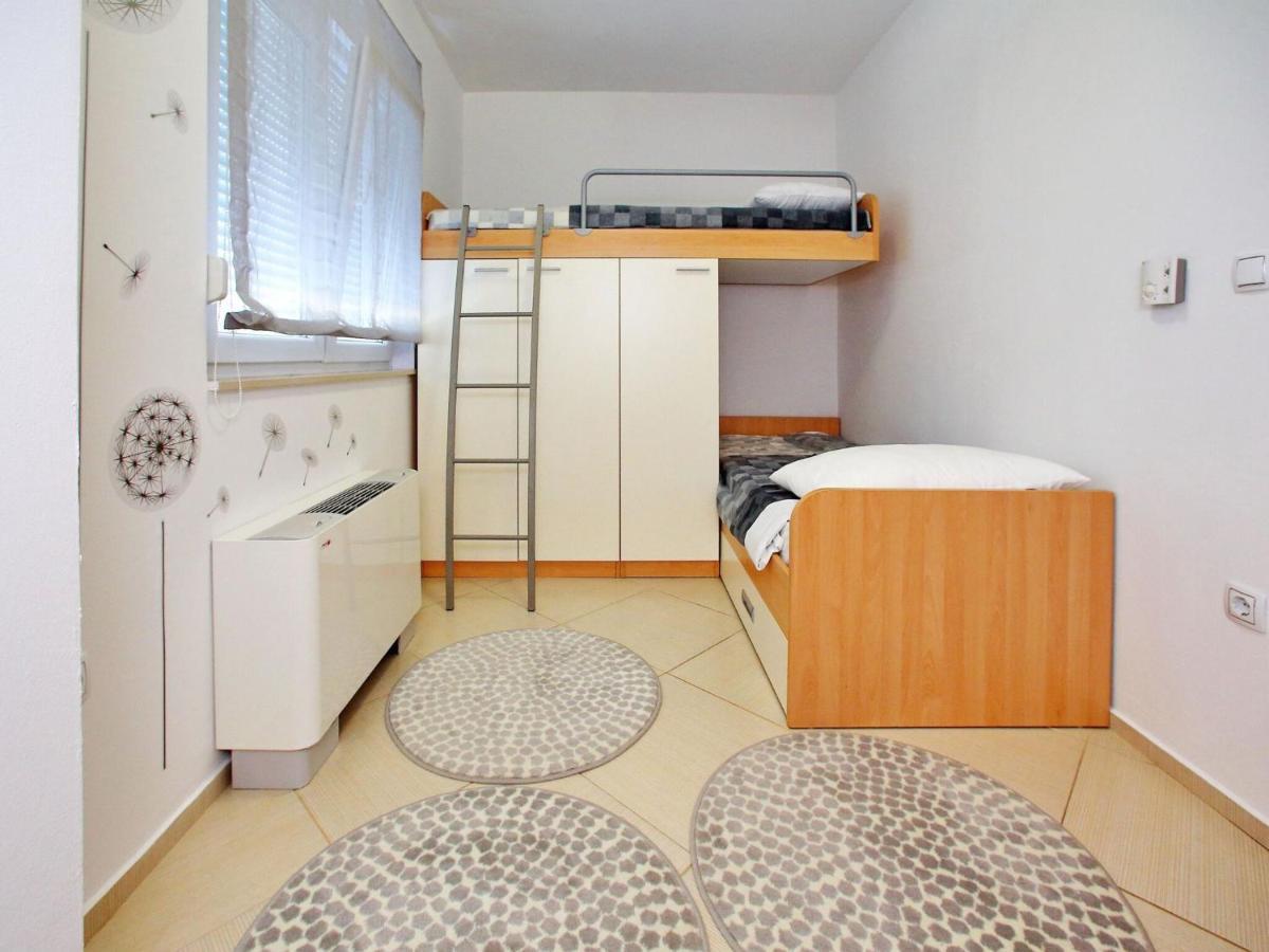Sun-Kissed Apartment In Bibinje With Garden Habitación foto