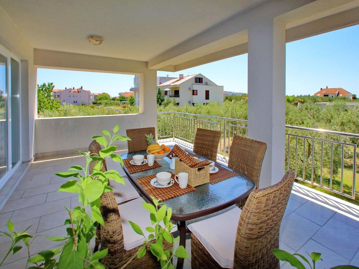 Sun-Kissed Apartment In Bibinje With Garden Habitación foto